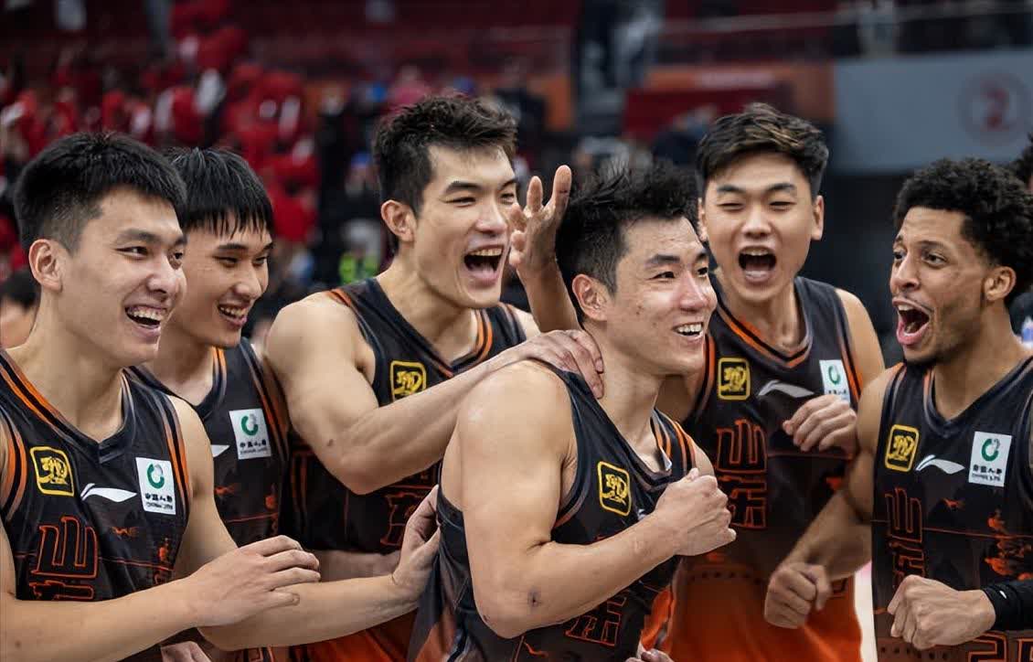 吉林队客场战胜对手,积极备战淘汰赛,掌声雷动 吉林队客场战胜对手,积极备战淘汰赛,掌声雷动