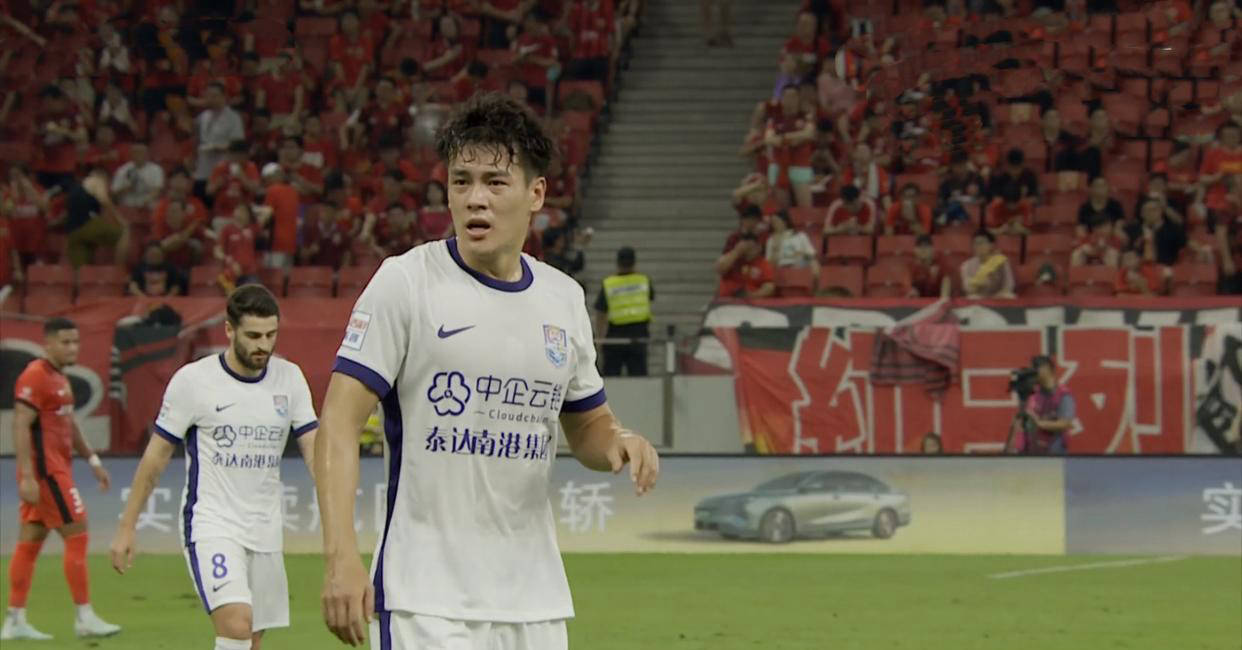 包含灵活战术带来胜利，球队实现逆袭，战绩斐然的词条