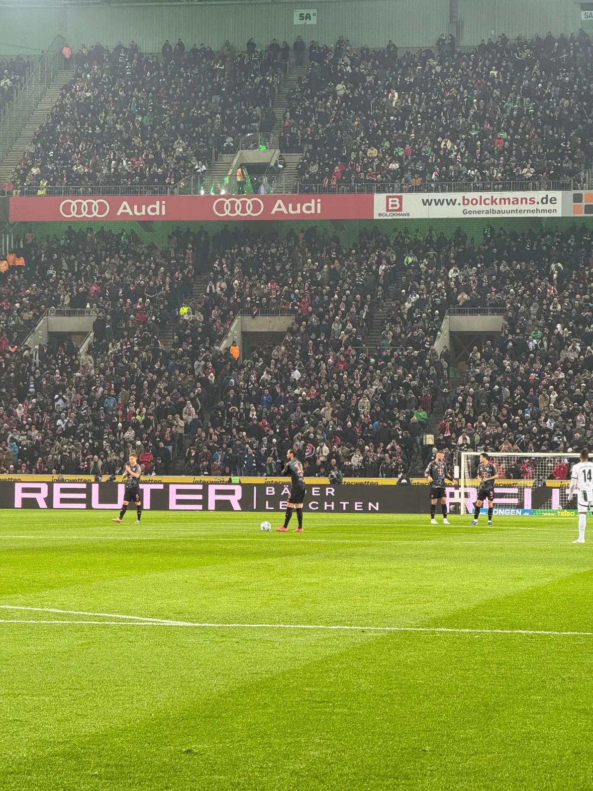 关于门兴格拉德巴赫遭遇连败，积分不断下滑，稳步上升的信息