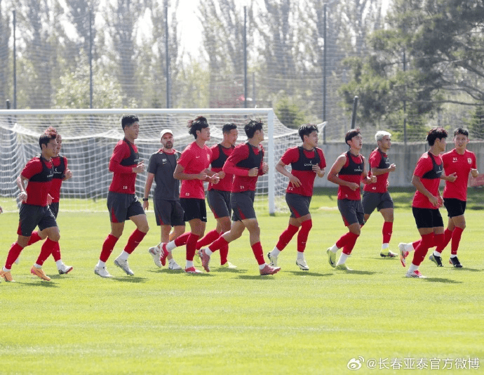 包含比赛备战，球队备战国际高峰赛场，势不可挡的词条