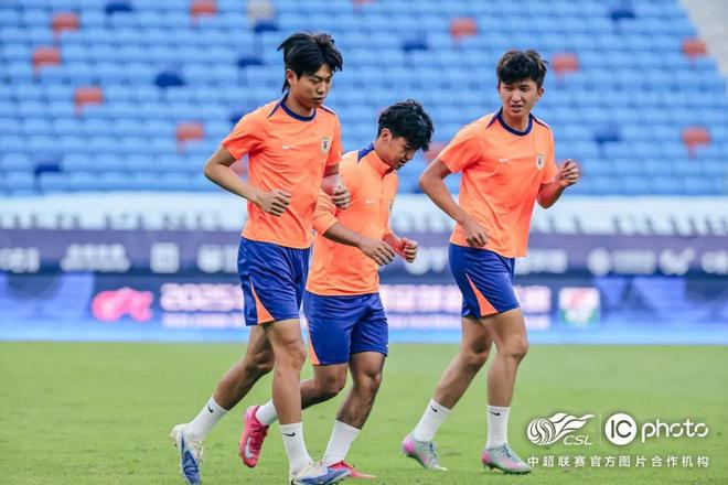 包含比赛备战，球队备战国际高峰赛场，势不可挡的词条