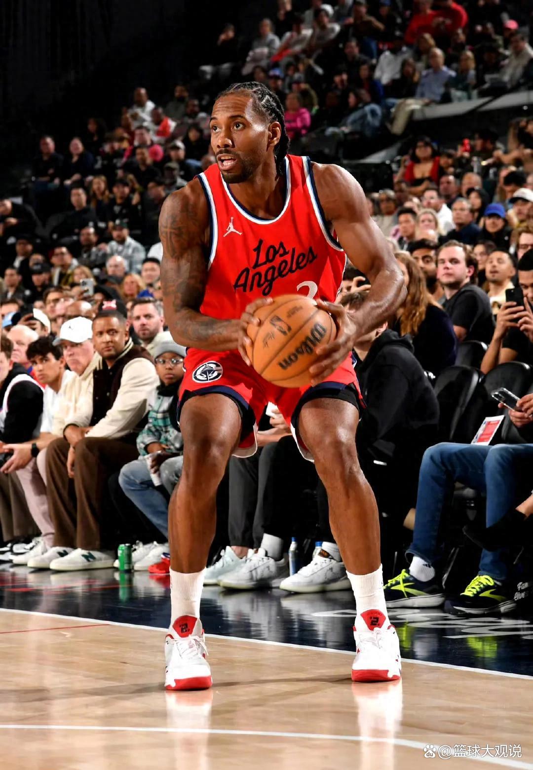 开云体育登录-公牛碾压新疆队，伦纳德状态火热