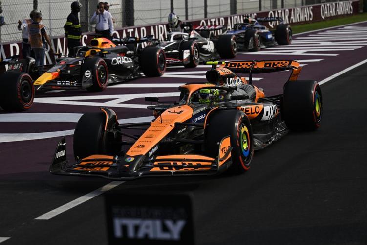 关于迈凯伦完胜梅赛德斯，诺里斯关键制胜的信息