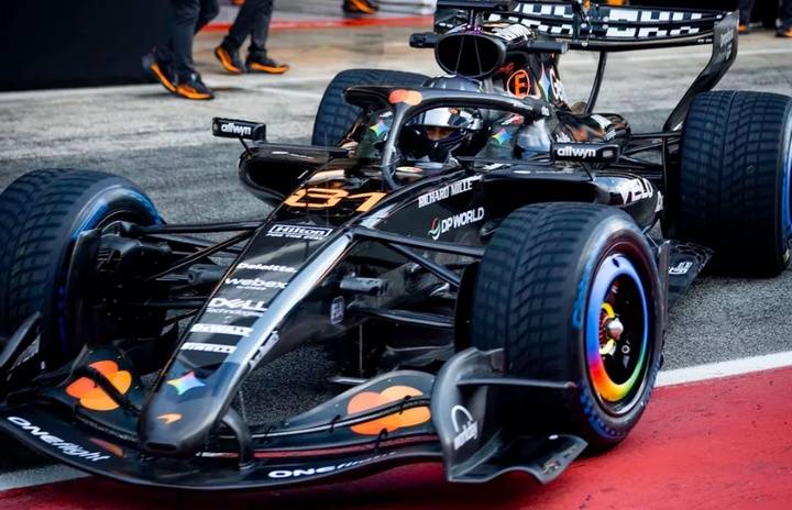 阿斯顿马丁翻盘索伯车队，皮亚斯特里点燃赛场